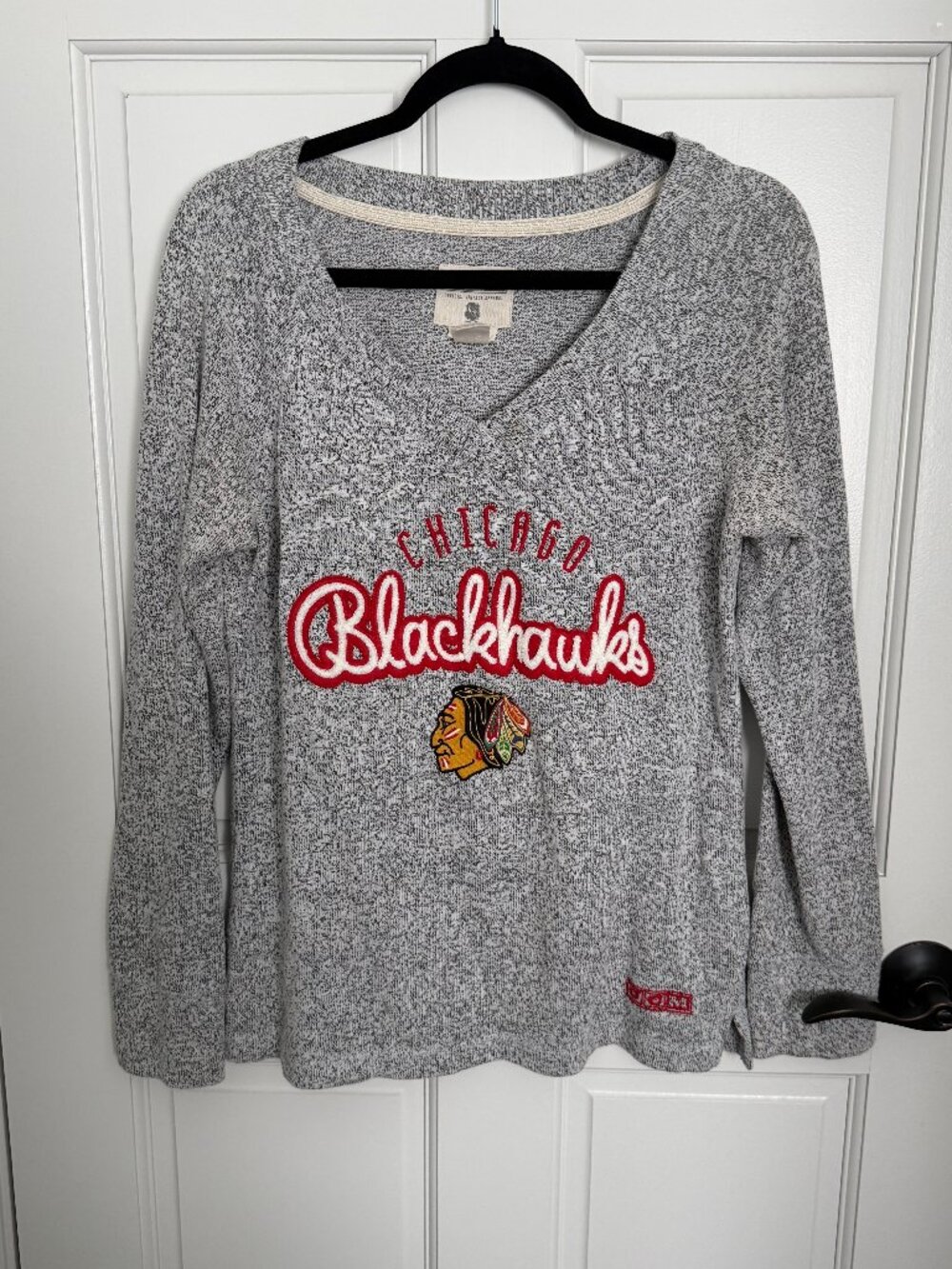 CCM Chicago Blackhawks V-Neck Long Sleeve Tee | Women’s Medium